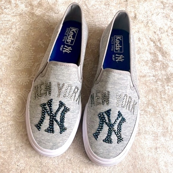 Brand New Keds New York Yankees Custom Bling Beaded Gray Slip On Sneakers MLB - Picture 1 of 14